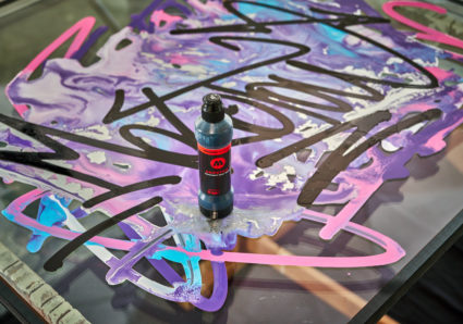 MOLOTOW Product Session #63 - tagging X fluid painting on glass
