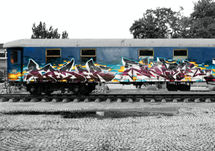 GESER, SLIDER AND KAISY PAINTING THE MOLOTOW TRAIN