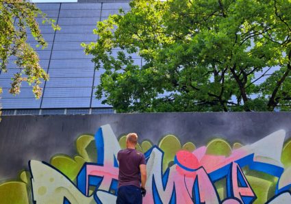 AMIT’S NAMEDROPPING PROJECT MEETS WITH GRAFFITI ARTIST SPUK