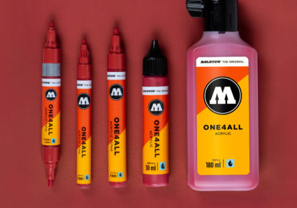 COLOR OF THE WEEK: RASPBERRY RED